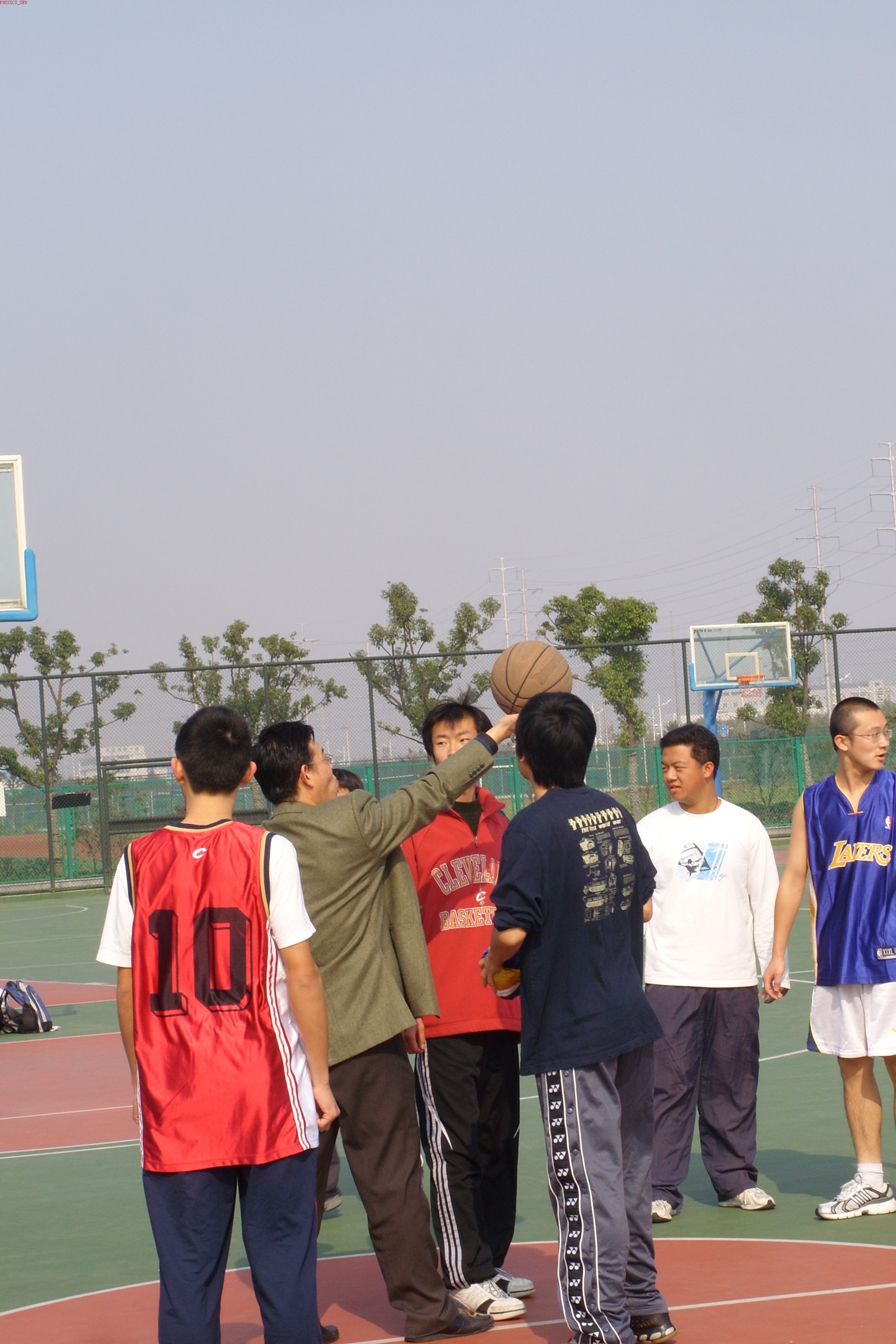 太阳城网址-球迷翘首以待，新赛季篮球职业联赛开幕在即